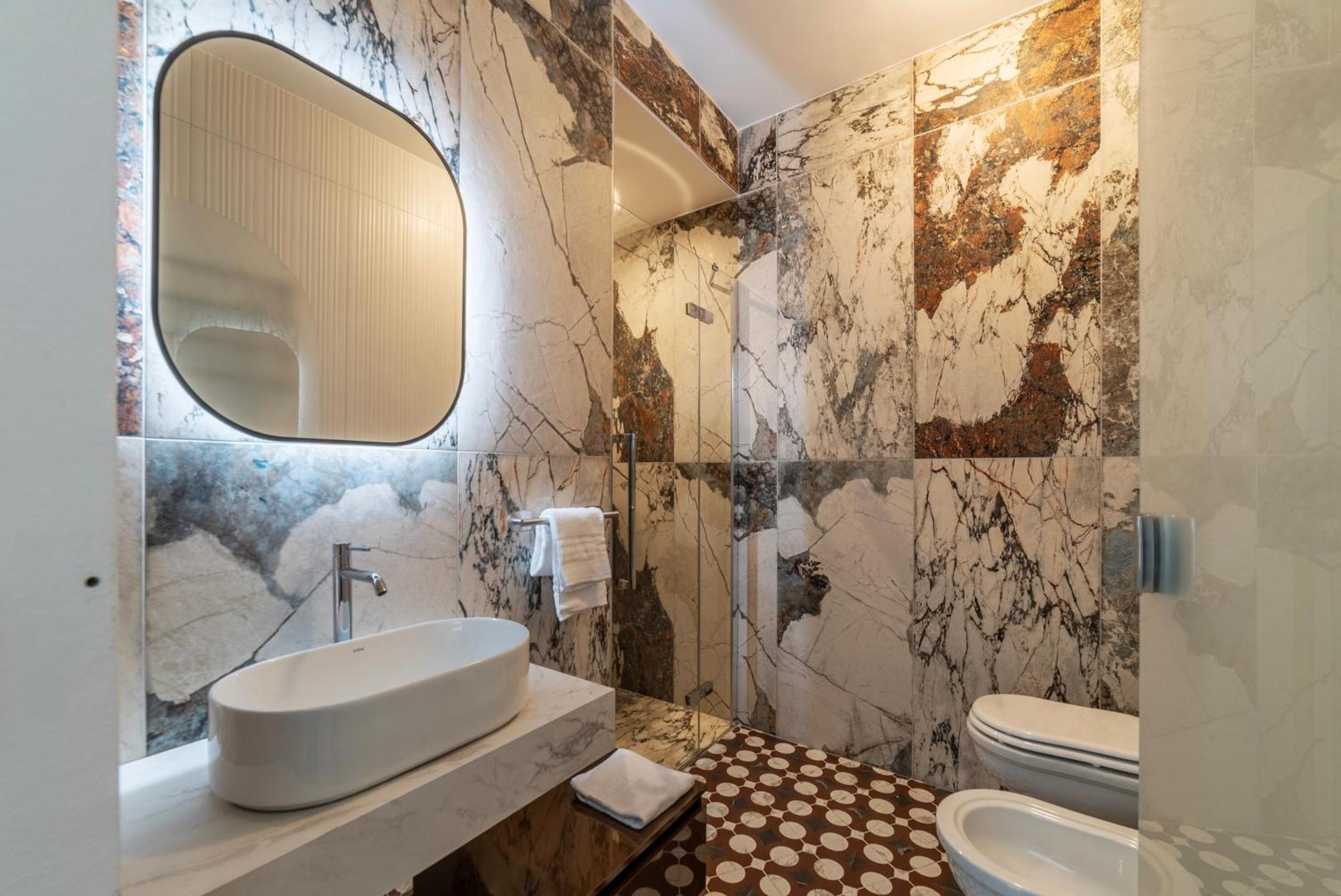 Alma At Colosseum Luxury Overlooking Colosseo Apartment *