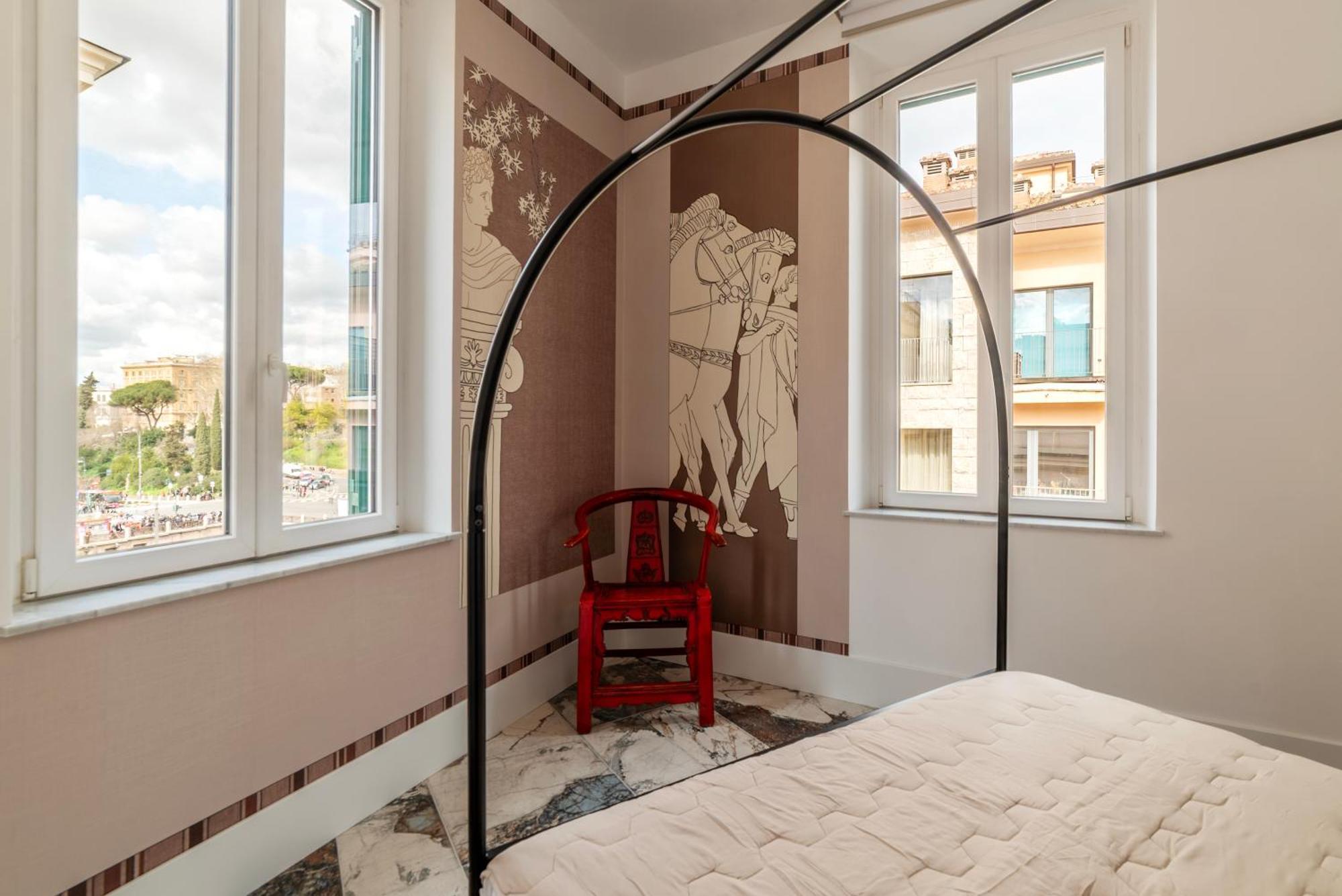 Apartment Alma At Colosseum Luxury Overlooking Colosseo Rom