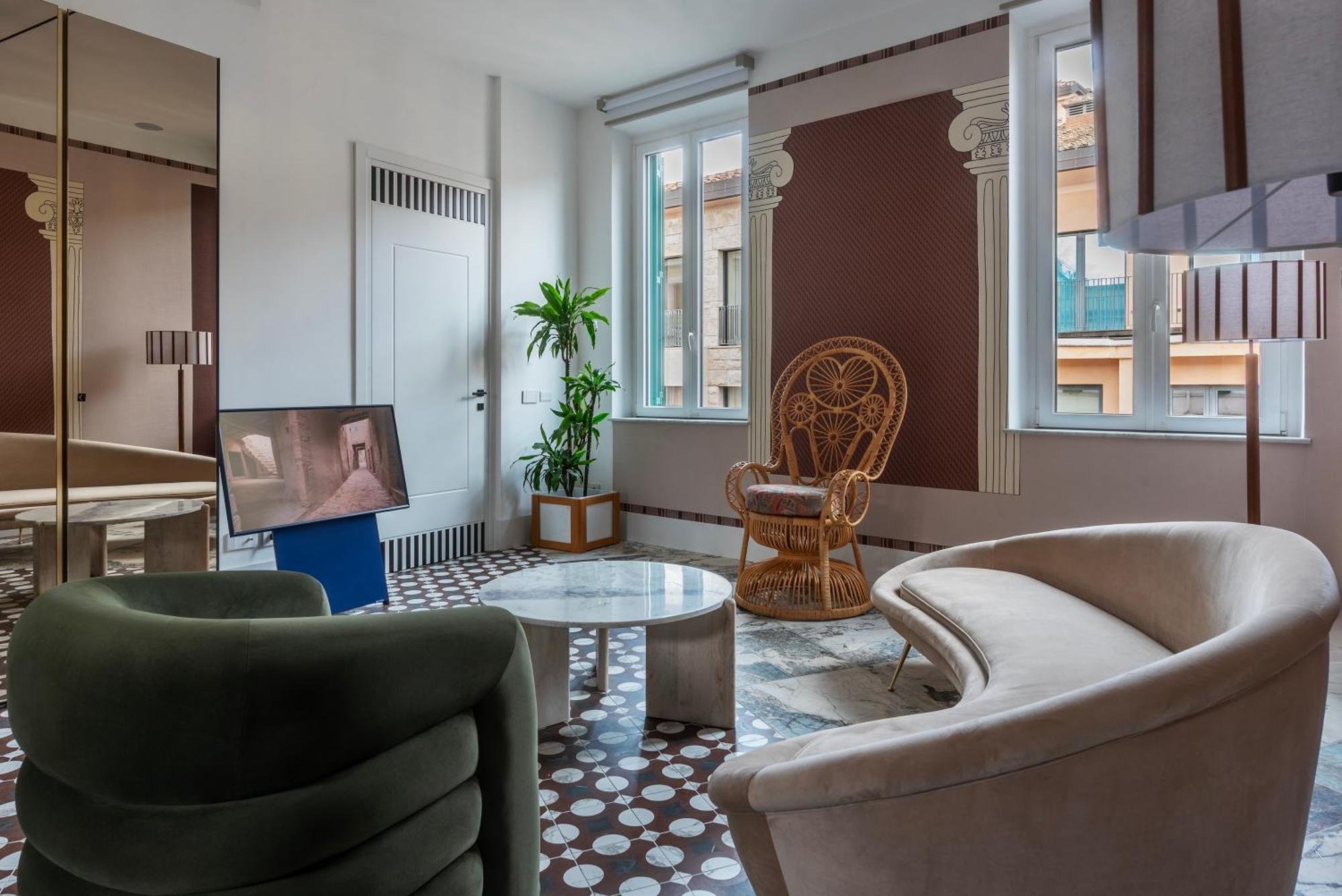 Alma At Colosseum Luxury Overlooking Colosseo Apartment